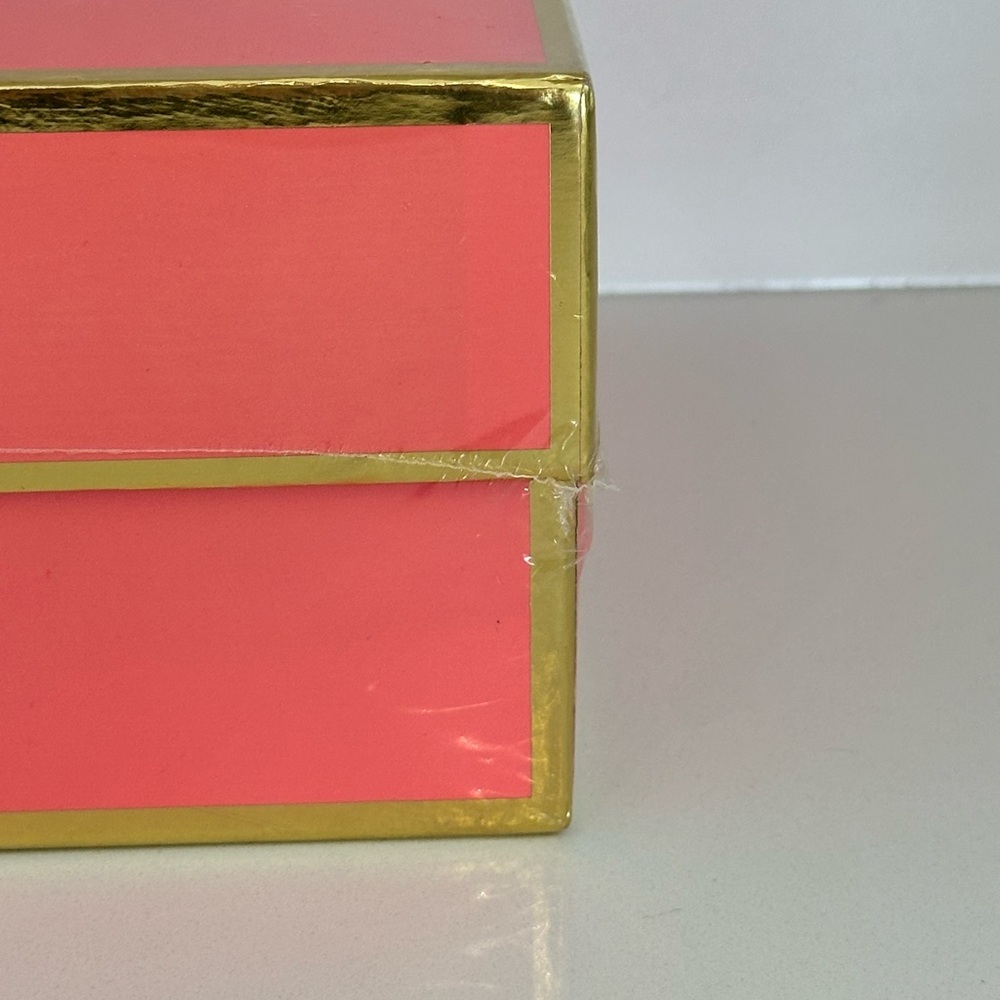 Sugar Paper Los Angeles Square Pink Gift Box - Picture 4 of 6